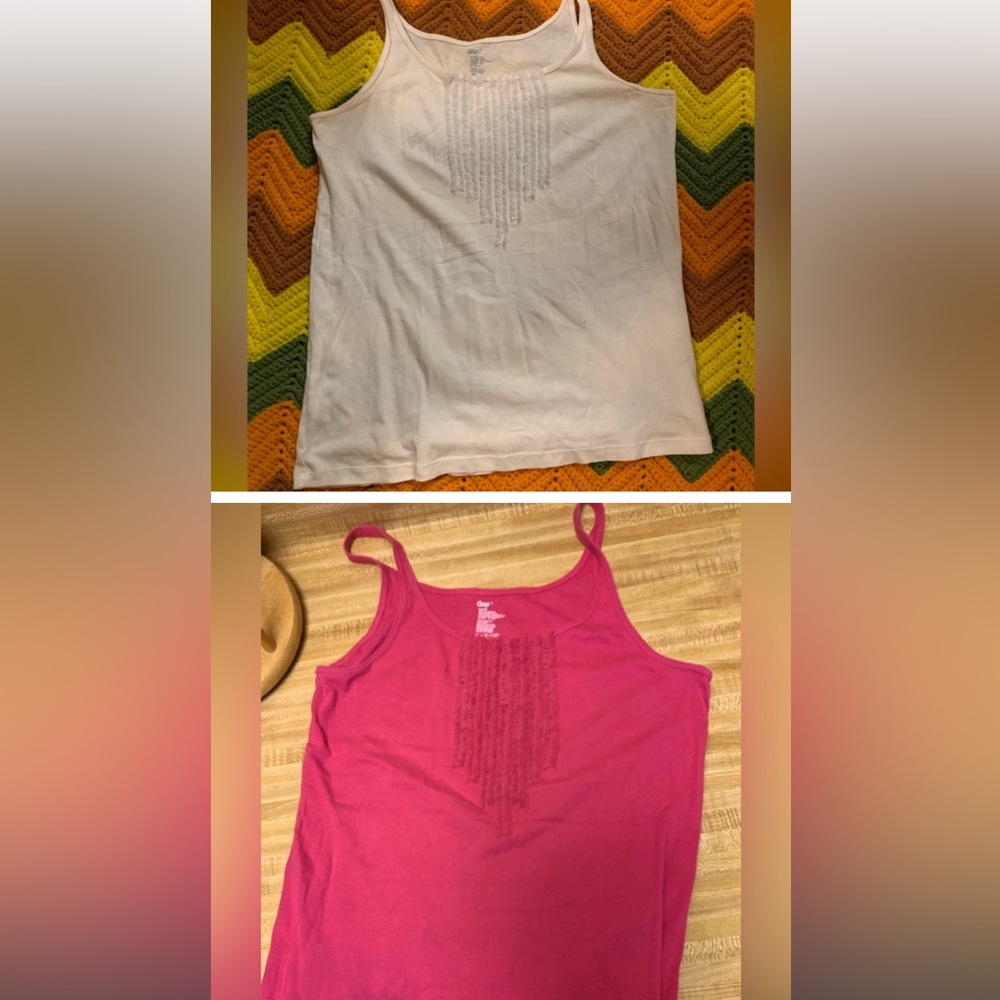 Set of 2 Women’s size large tank tops from the Gap. One white and one pink.